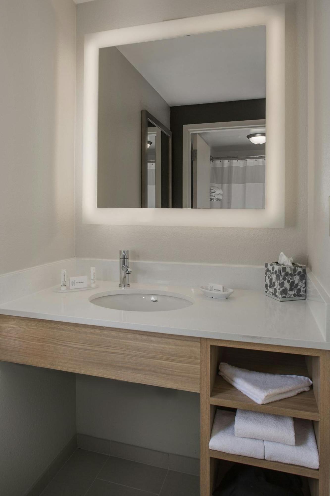 Springhill Suites By Marriott New Orleans Warehouse Arts District Extérieur photo